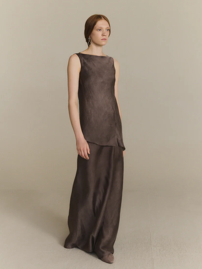 Brown dress,full body view